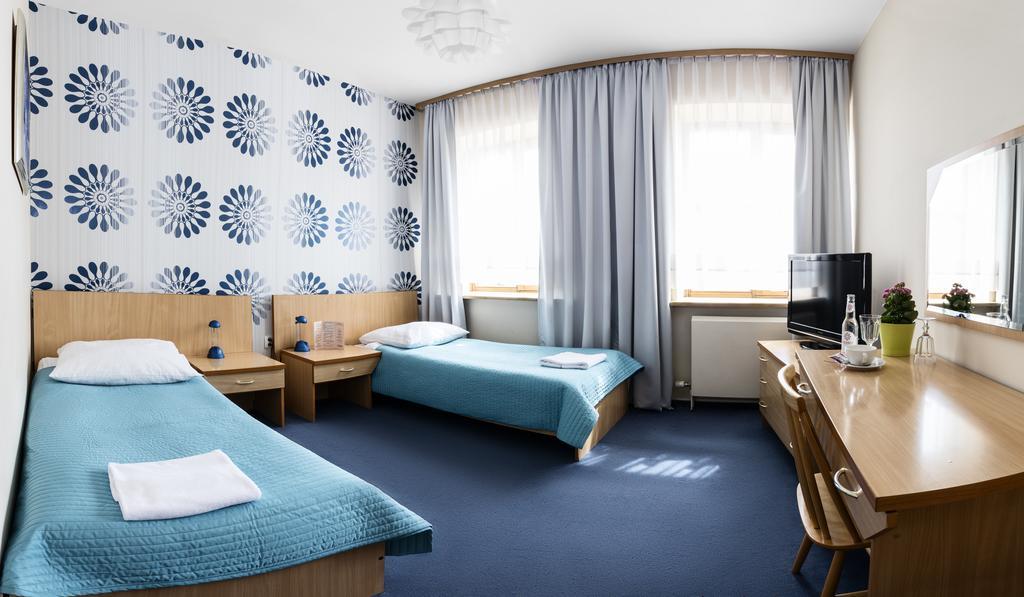Hotel Piemont Pabianice Ngoại thất bức ảnh