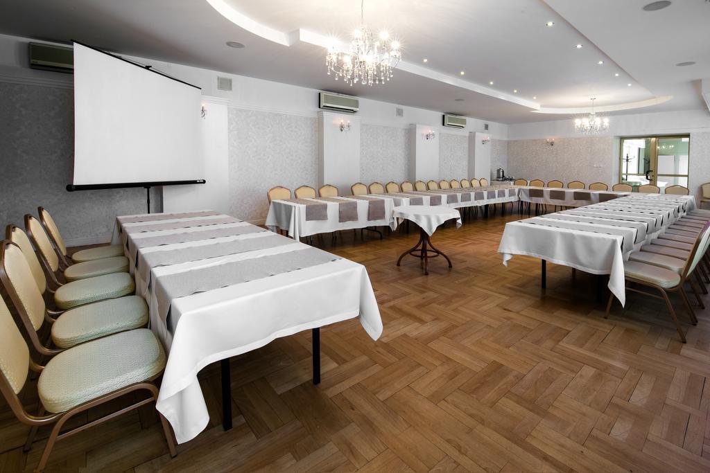 Hotel Piemont Pabianice Ngoại thất bức ảnh