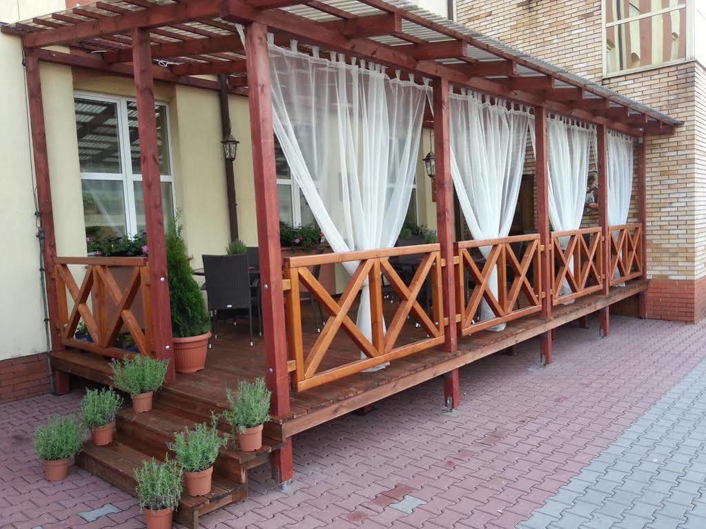 Hotel Piemont Pabianice Ngoại thất bức ảnh