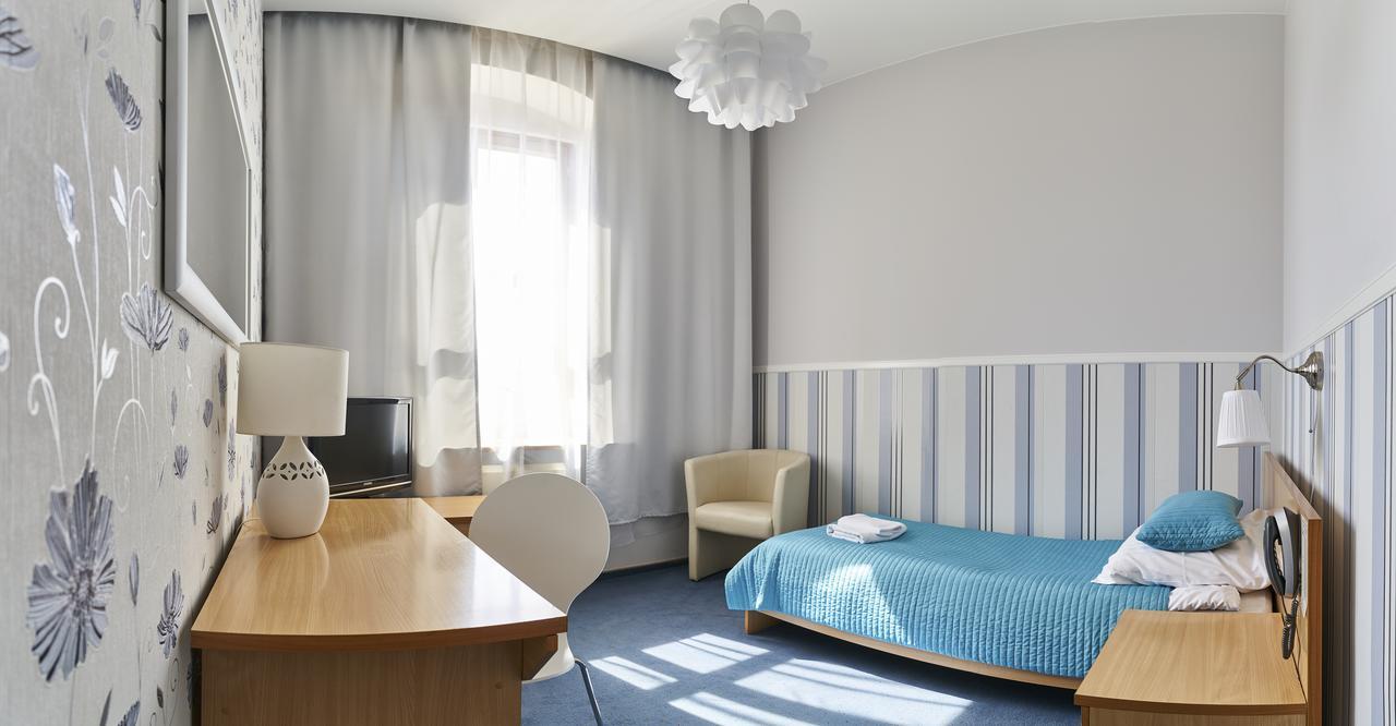 Hotel Piemont Pabianice Ngoại thất bức ảnh