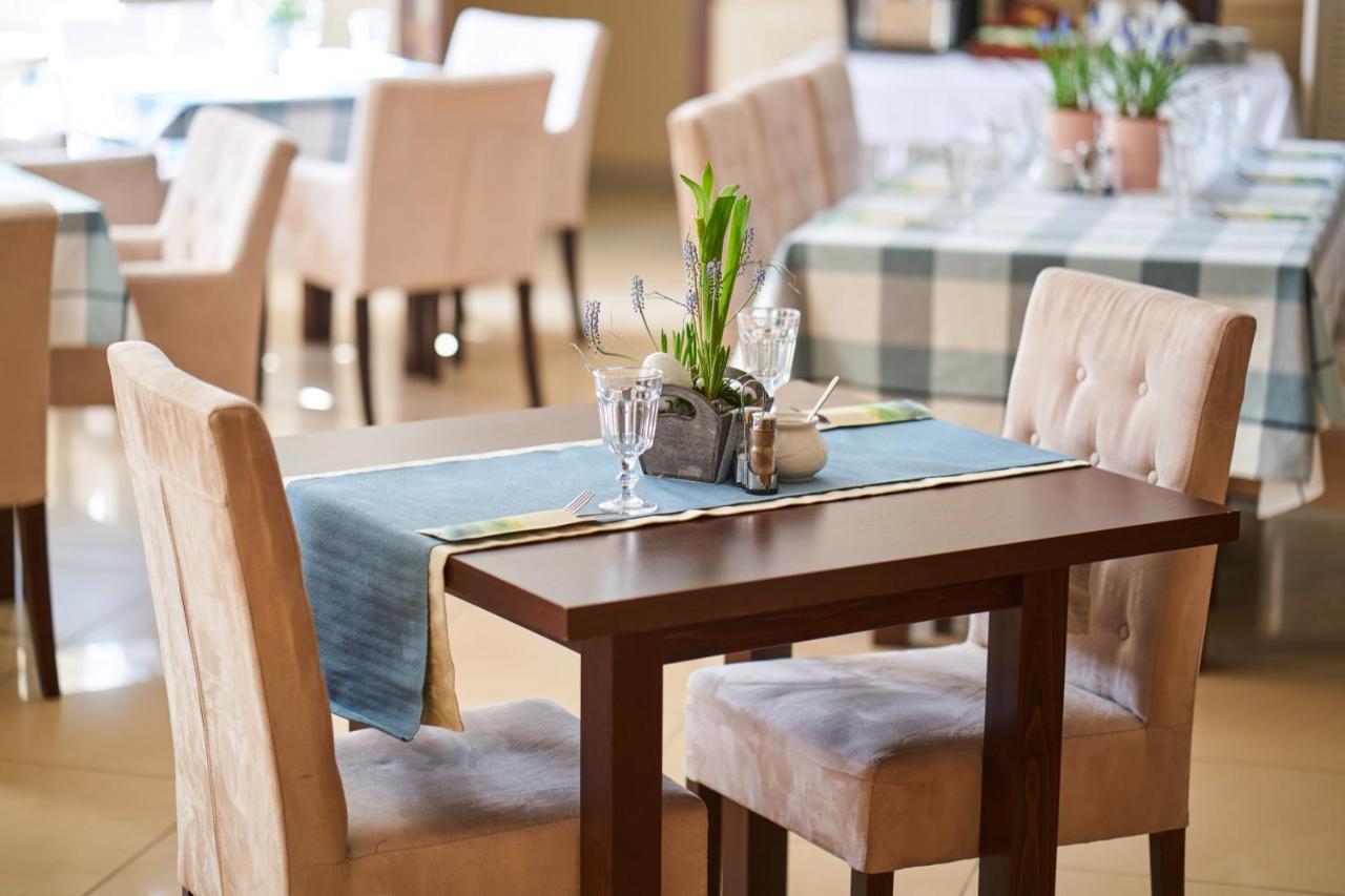 Hotel Piemont Pabianice Ngoại thất bức ảnh
